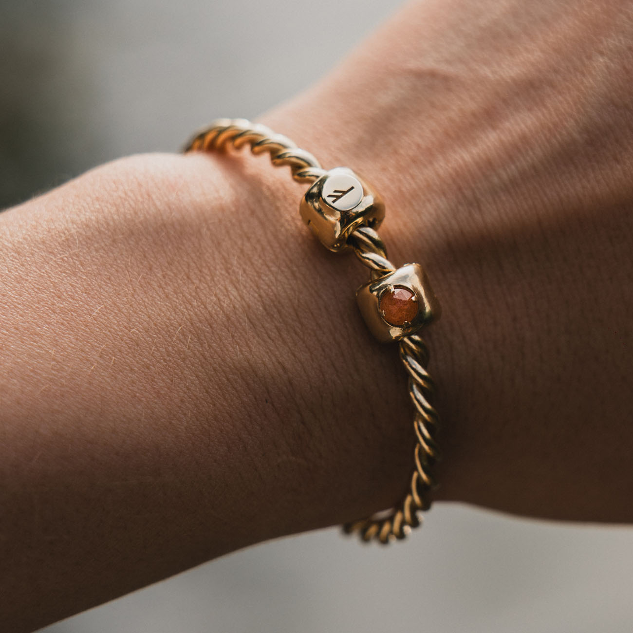 <tc>Charms</tc> with sunstone Gilded – Confidence, joy, and willpower - 925 sterling silver