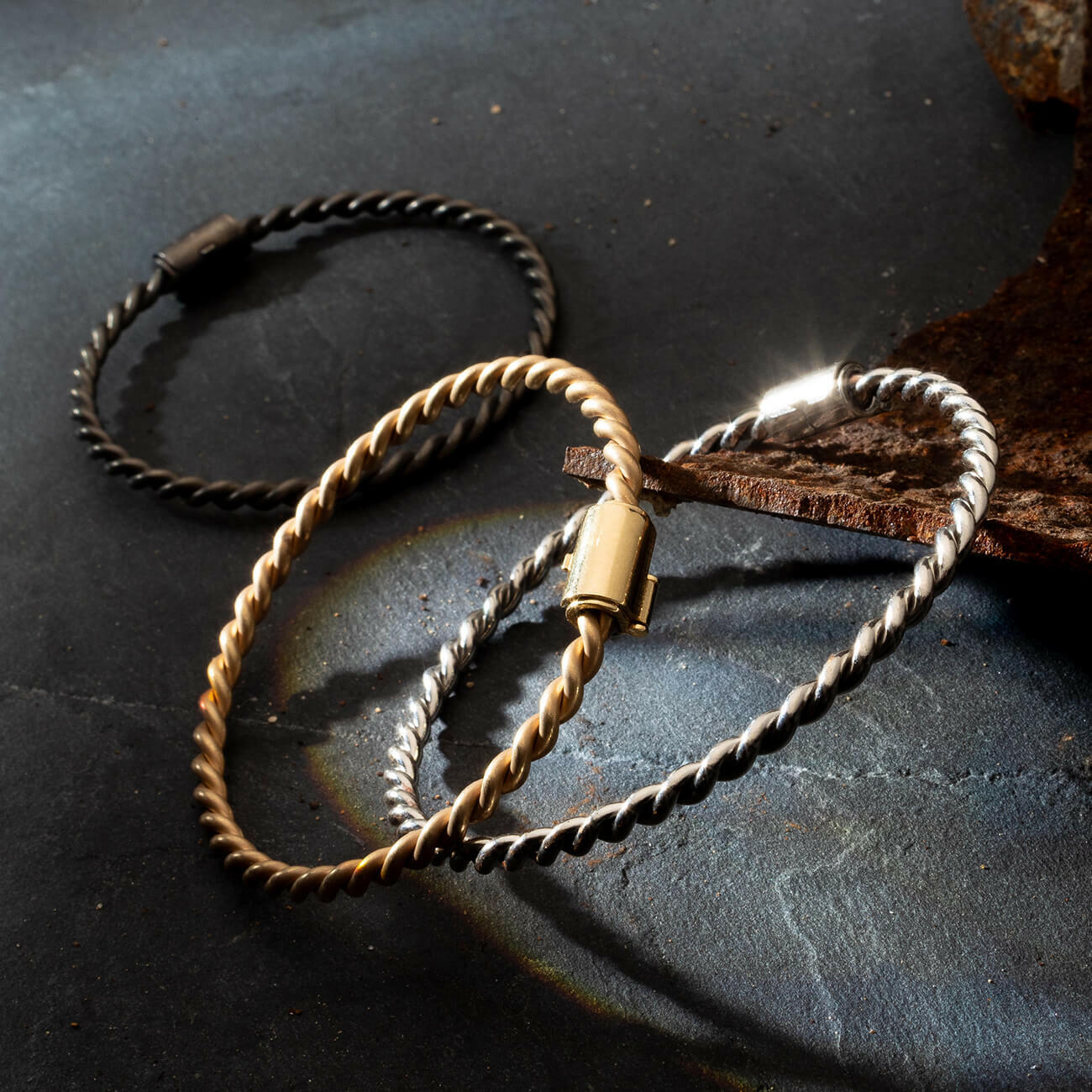 Miedziana bransoletka tensorowa w kolorze złotym - Zaginiony.