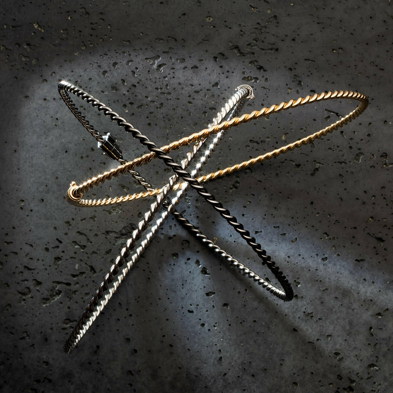 Miedziany naszyjnik tensorowy w kolorze srebrnym - Królewski.