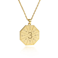 Collar con colgante de Artista (3) en color dorado – Sello de Expresión