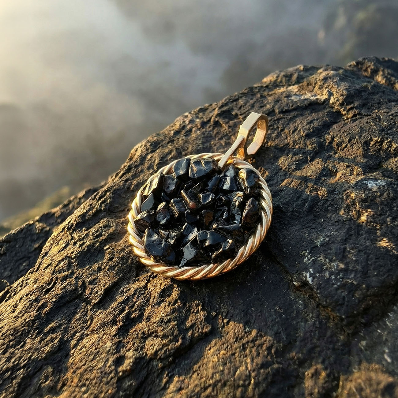 Amulet tensorowy z Czarnym Turmalinem – Mosiądz pozłacany