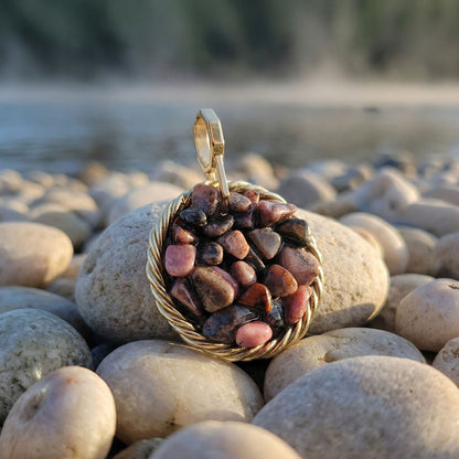 Tensor Amulet with Rhodonite – Gold-Plated Brass