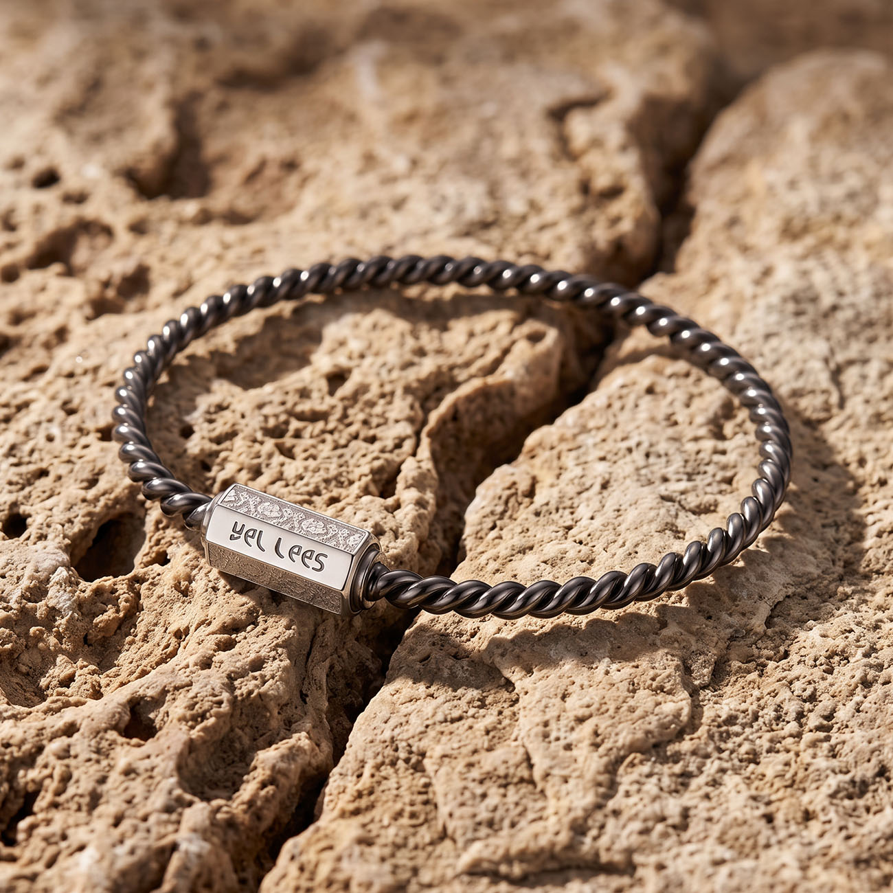 Miedziana bransoletka tensorowa Quantum w kolorze czarnym ze srebrnym zapięciem – Kubit Królewski (144 MHz)