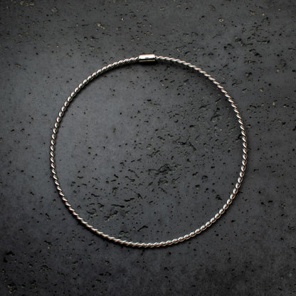 Srebrny naszyjnik tensorowy pokryty platyną - Kubit Zaginiony (177 MHz)