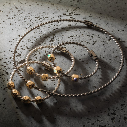 Srebrny naszyjnik tensorowy pokryty platyną - Kubit Zaginiony (177 MHz)