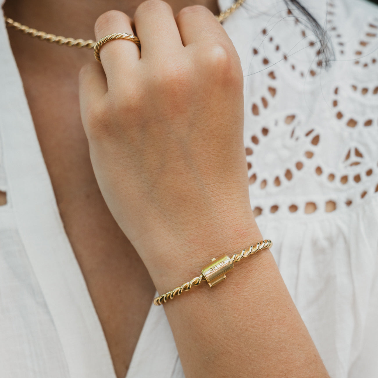 Copper tensor bracelet in gold color - <tc>cubit</tc> Royal (144 MHz)