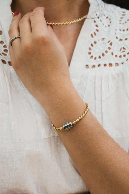 Copper tensor bracelet in gold color with a silver clasp - <tc>cubit</tc> Lost (177 MHz)